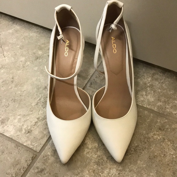 Aldo Shoes - White heels - Aldo